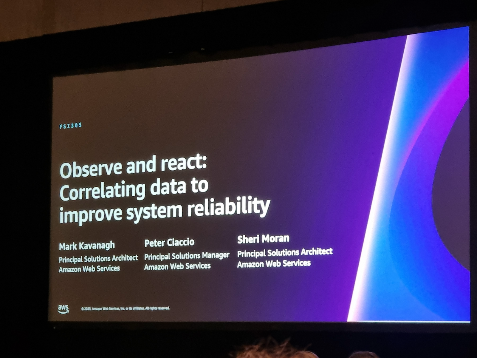 Observe and react：Correlating data to improve system reliability