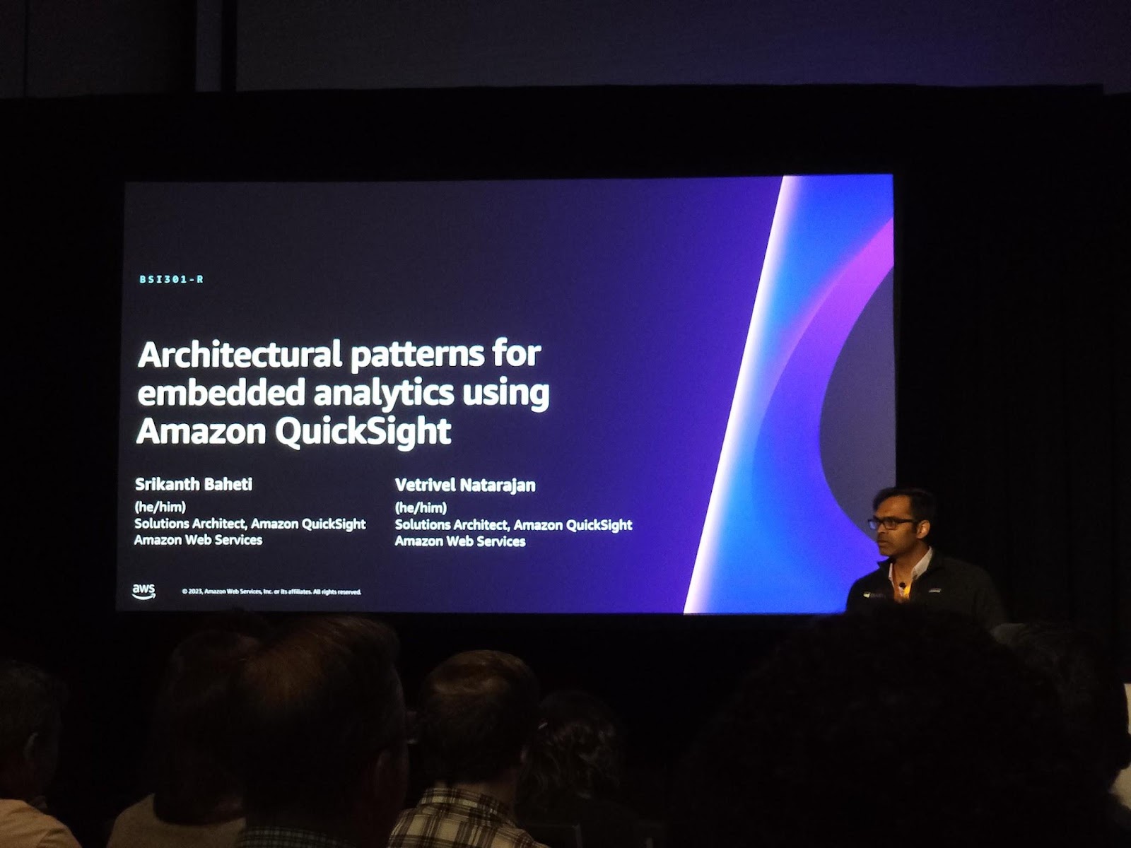 Architectural patterns for embedded analytics using Amazon QuickSight